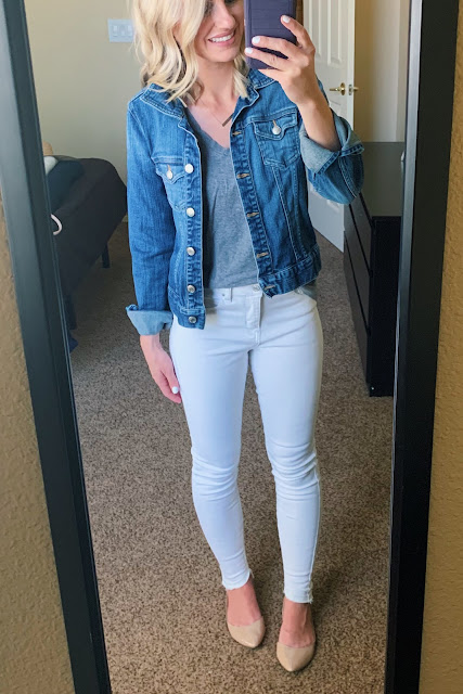 White jeans with a denim jacket