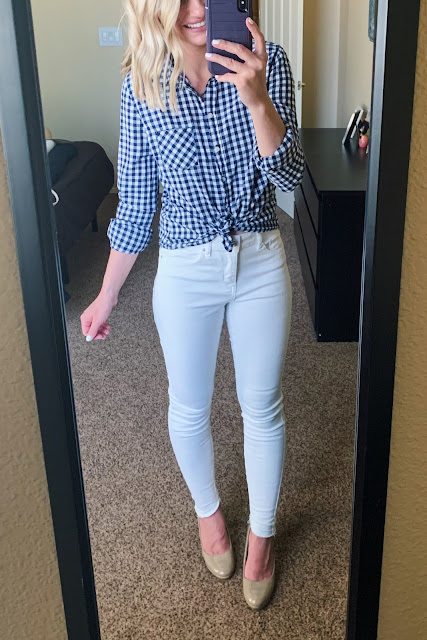 White jeans with gingham