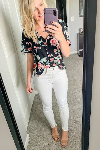 How to Style a Floral Top for Fall || White jeans with floral top