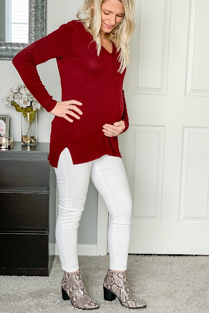 Winter outfit with white jeans and snakeskin booties