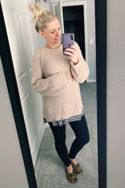 Cozy sweater outfit to wear at home