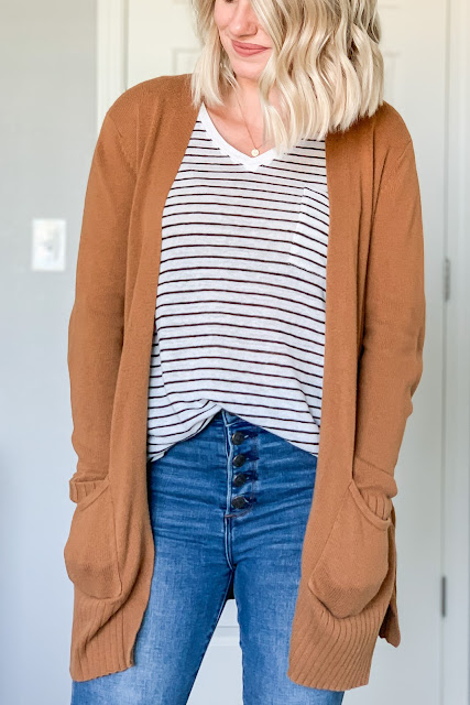 Striped tops are a fall wardrobe staple #stripetop #fallwardrobestaples