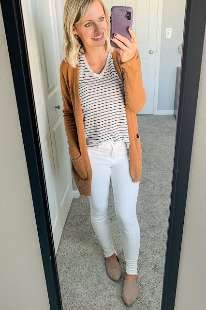 Fall outfit with white jeans #whitejeans #falloufit