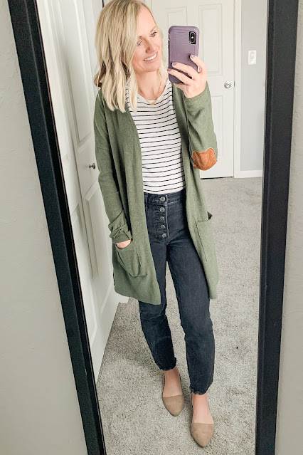 Black jeans with green cardigan outfit #blackjeansoutfit