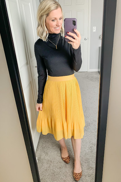 How to Wear a Yellow Pleated Skirt