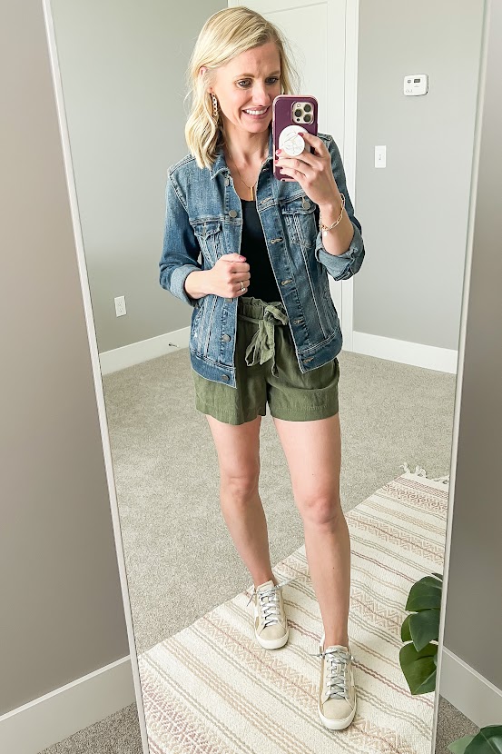 Mom Outfits To Wear On A Field Trip - Thrifty Wife Happy Life