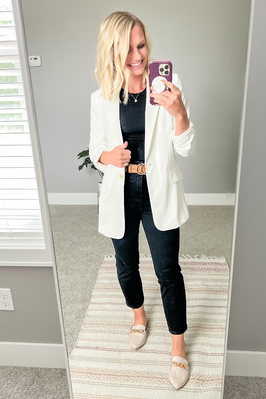 Black base outfit with a white blazer