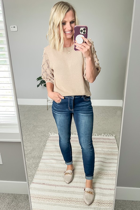 Puffy sleeve sweater and jeans