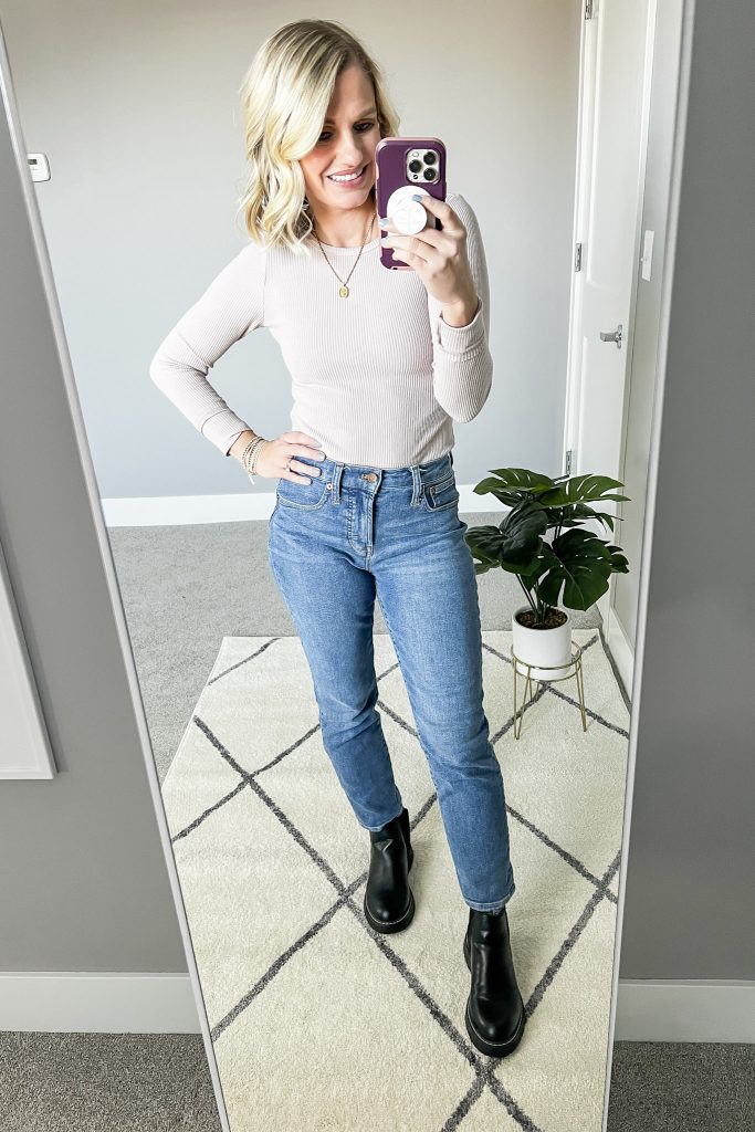 How to Wear Chelsea Boots with Jeans for Women - Straight A Style