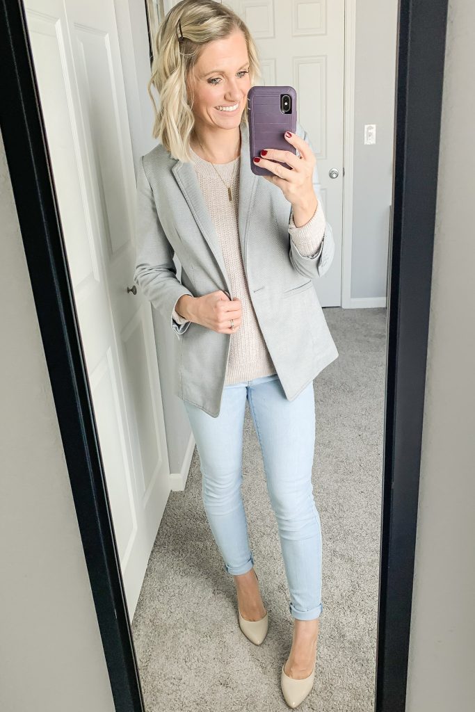 Light wash skinny jeans with a blazer.