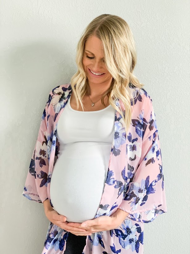 How to Build a Maternity Wardrobe