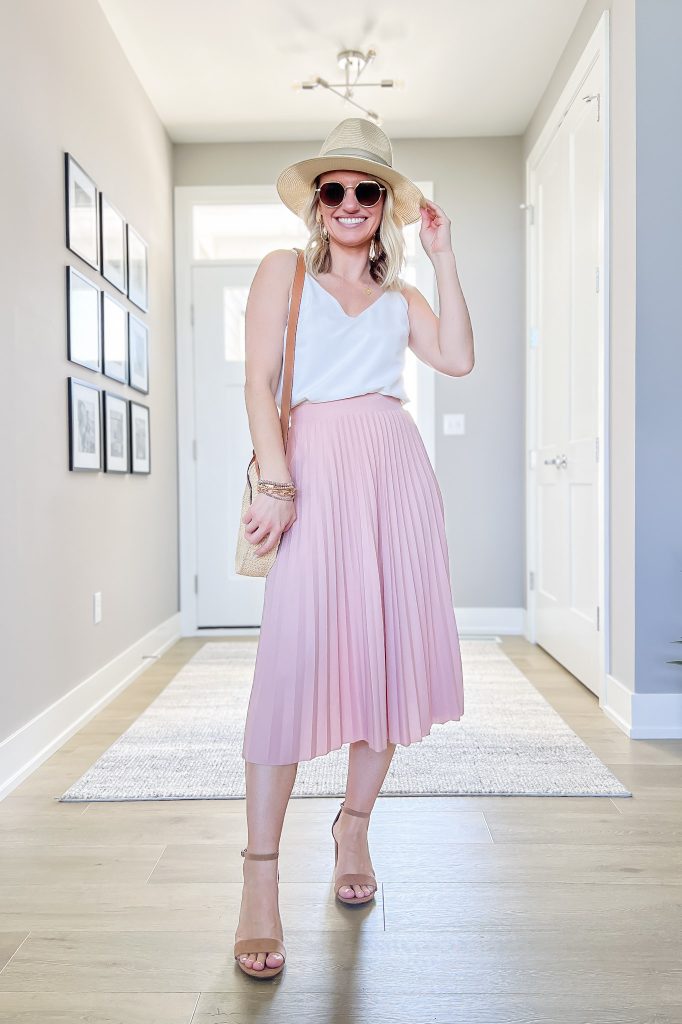 Pink pleated skirt to wear on a girls trip