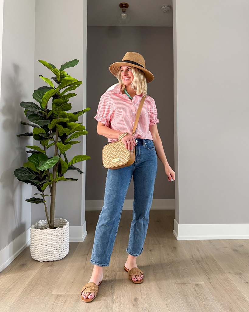 spring outfit idea short-sleeved button down and cropped denim