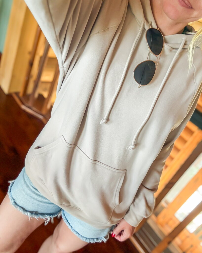 casual summer vacation outfit with hoodie