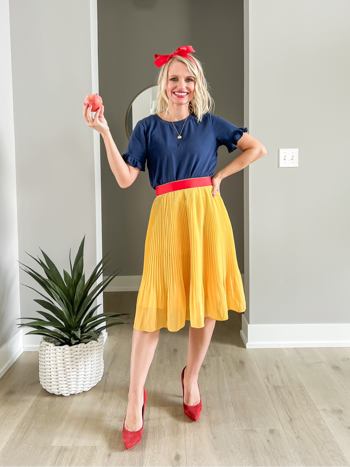 Snow White Halloween costume